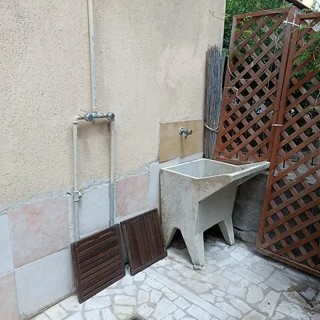 House Apartment *